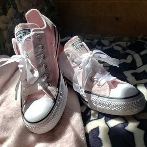 Pink velvet converse shoes size 7 womens men's 5